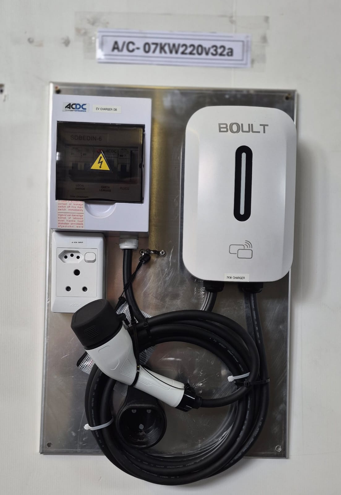 Boult Wallbox Charger WP04-1P-32A